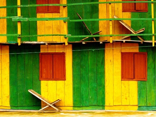 Покраска деревянного дома – как подобрать цвет