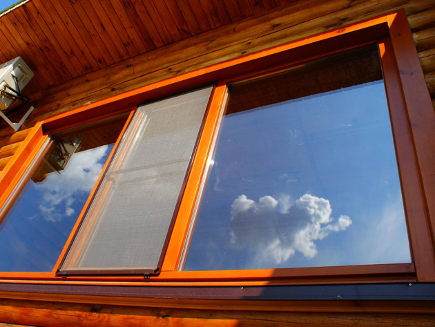 Instruções para instalar janelas de madeira