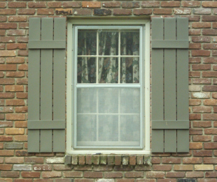 Сликарски дрвени прозори