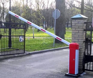 Инсталиране на бариерата в двора: инструкции стъпка по стъпка