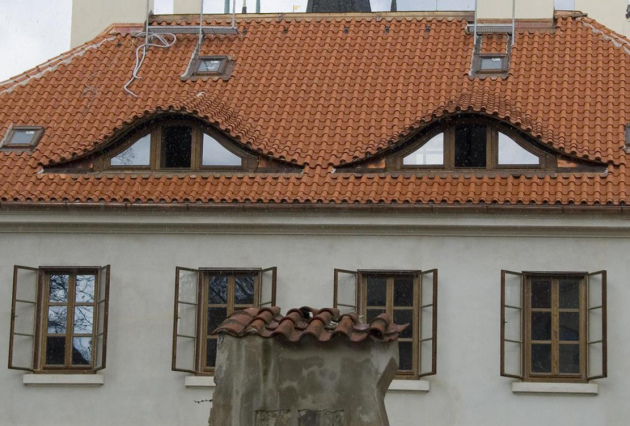 Forme di tetti delle case: specie, caratteristiche, caratteristiche di selezione