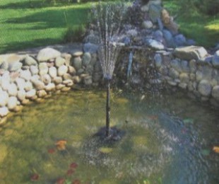 Rieka a záhradná fontána s vlastnými rukami