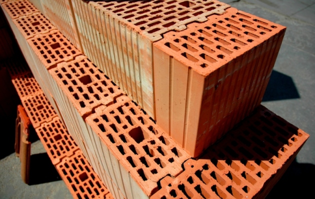 Кладка керамических блоков