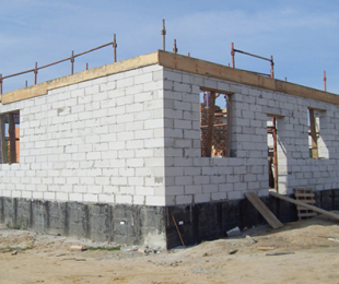 Fundacija za hišo jeziranega betona z lastnimi rokami